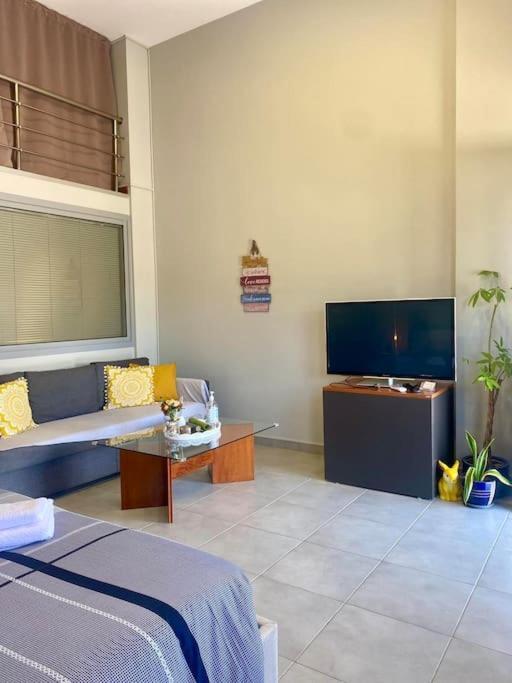 Kouvarás Cozy Apartment Near To The Airport מראה חיצוני תמונה