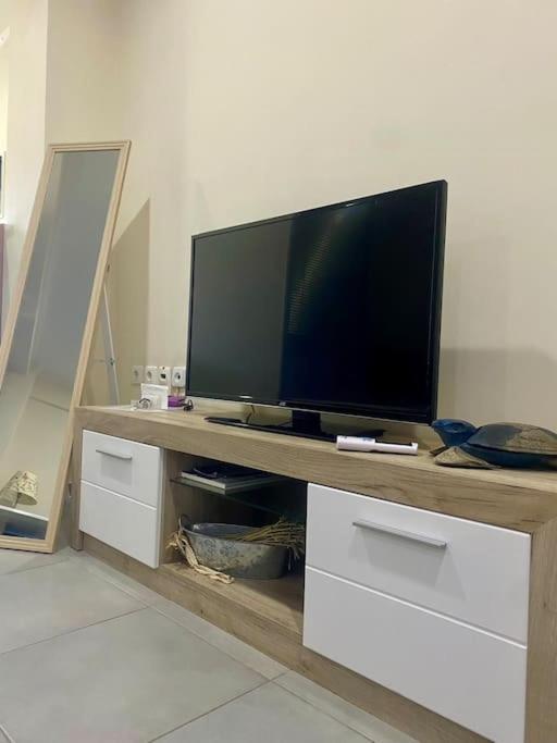 Kouvarás Cozy Apartment Near To The Airport מראה חיצוני תמונה